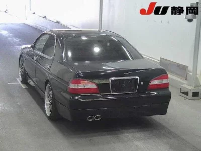 Nissan LAUREL