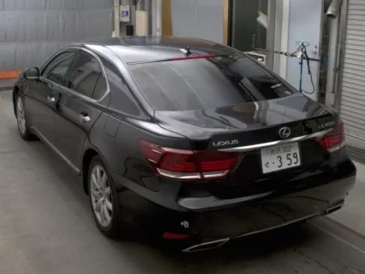 Lexus LS