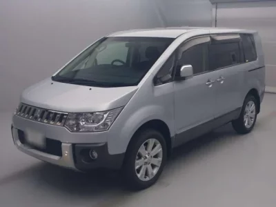 Mitsubishi DELICA D5
