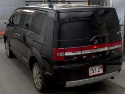 Mitsubishi DELICA D5