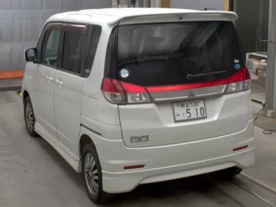Mitsubishi DELICA D2