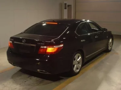 Lexus LS