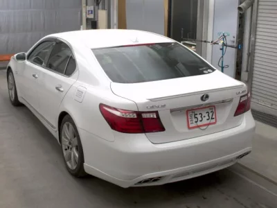 Lexus LS