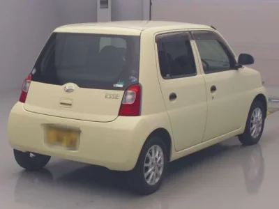 Daihatsu Esse