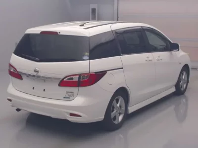 Nissan LAFESTA