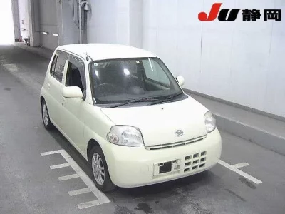 Daihatsu Esse