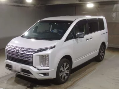 Mitsubishi DELICA D5