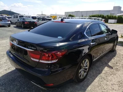 Lexus LS