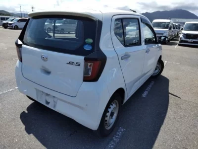 Daihatsu MIRA E S