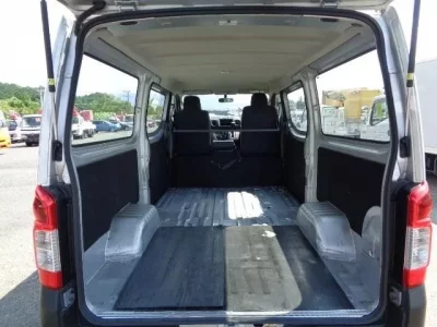 Nissan CARAVAN VAN