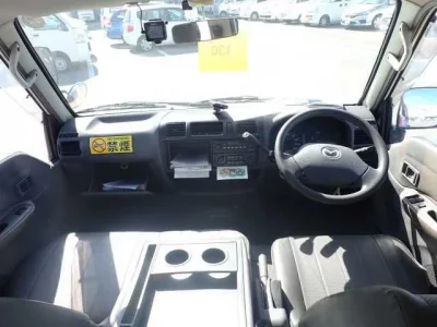 Mazda BONGO VAN