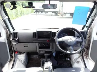 Mitsubishi MINICAB VAN