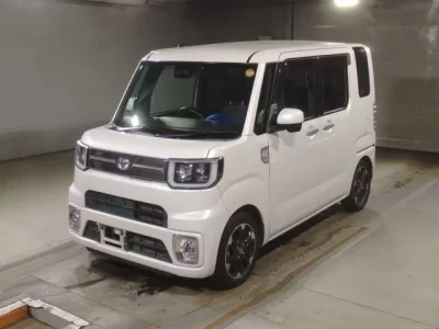 Toyota PIXIS MEGA
