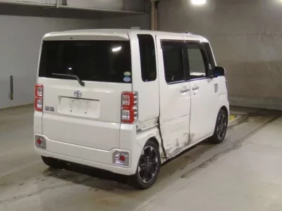 Toyota PIXIS MEGA