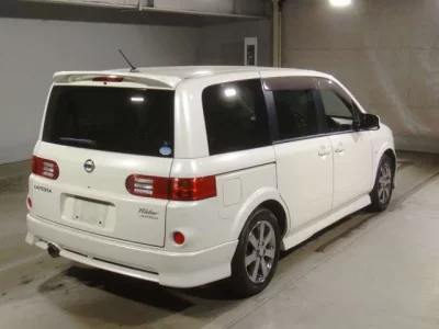 Nissan LAFESTA