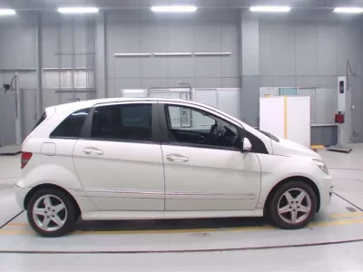 Mercedes-Benz B CLASS