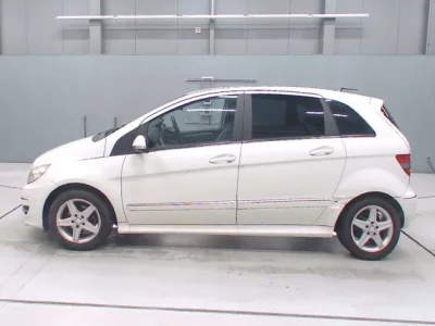 Mercedes-Benz B CLASS