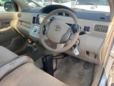 Toyota RAUM