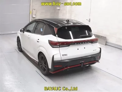 Nissan AURA