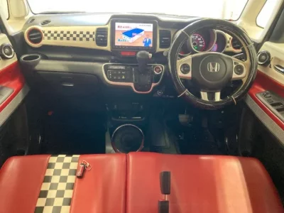 Honda N BOX SLASH