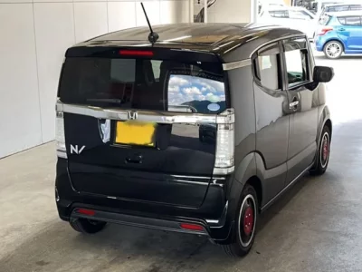 Honda N BOX SLASH