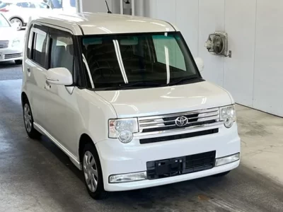 Toyota PIXIS SPACE