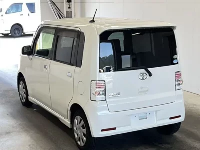 Toyota PIXIS SPACE