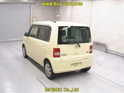 Toyota PIXIS SPACE