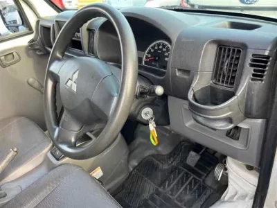 Mitsubishi MINICAB TRUCK