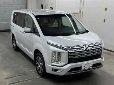Mitsubishi DELICA D5