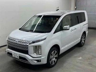 Mitsubishi DELICA D5