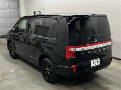 Mitsubishi DELICA D5