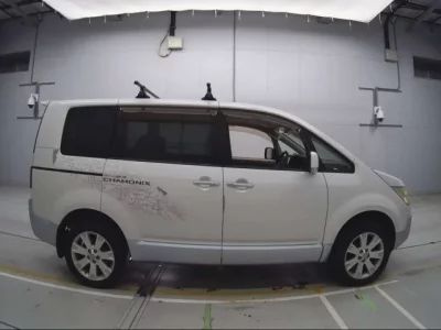 Mitsubishi DELICA D5