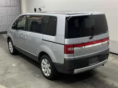 Mitsubishi DELICA D5