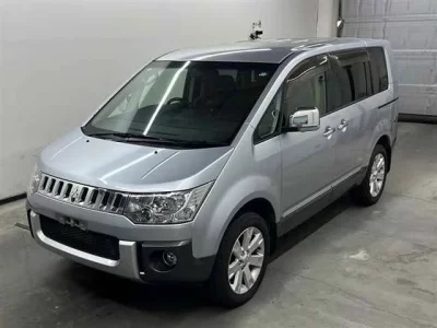 Mitsubishi DELICA D5