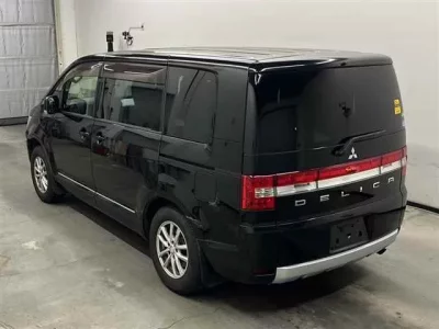 Mitsubishi DELICA D5