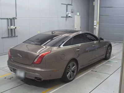 Jaguar XJ SERIES