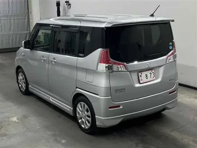 Mitsubishi DELICA D2