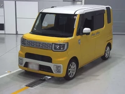 Toyota PIXIS MEGA