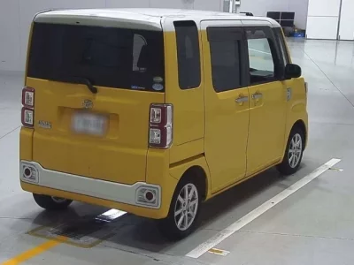 Toyota PIXIS MEGA