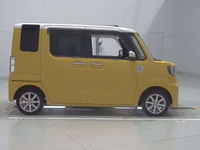 Toyota PIXIS MEGA