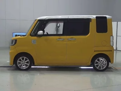 Toyota PIXIS MEGA