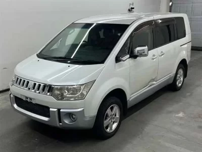 Mitsubishi DELICA D5