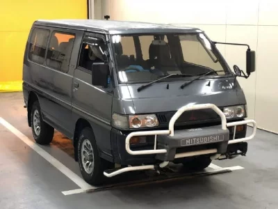 Mitsubishi DELICA WAGON