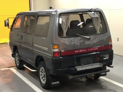 Mitsubishi DELICA WAGON