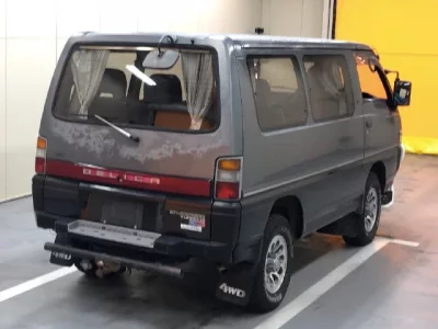 Mitsubishi DELICA WAGON