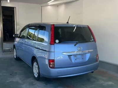 Toyota ISIS