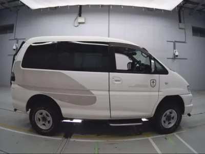 Mitsubishi DELICA