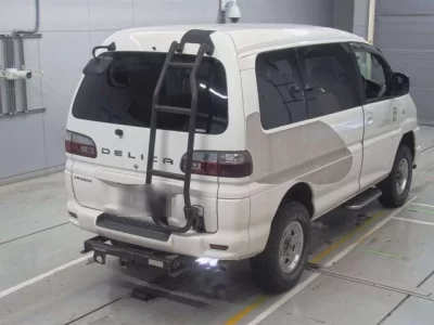 Mitsubishi DELICA