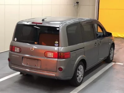 Nissan LAFESTA